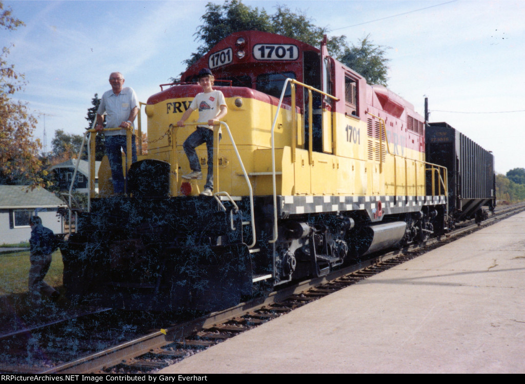 FRVR GP9R #1701 - Fox River Valley RR